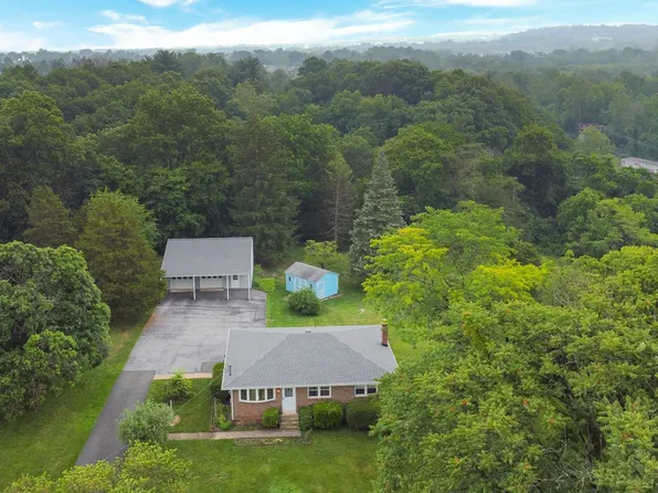 21 Wylks Dr, Douglassville, PA 19518