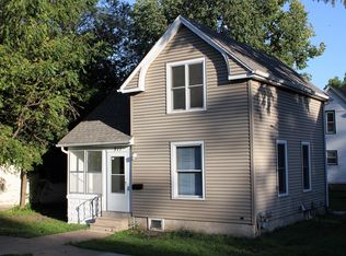 911 W 2nd St, Waterloo, IA 50701