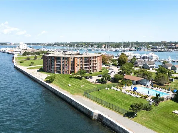 1514 Capella St S, Newport, RI 02840