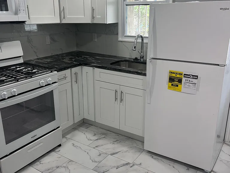 3260 Almond St — Photo 14
