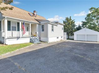 100 Prince St, Fairfield, CT 06825
