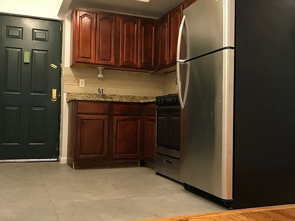 2nd image of 181 Greenpoint Ave #1R