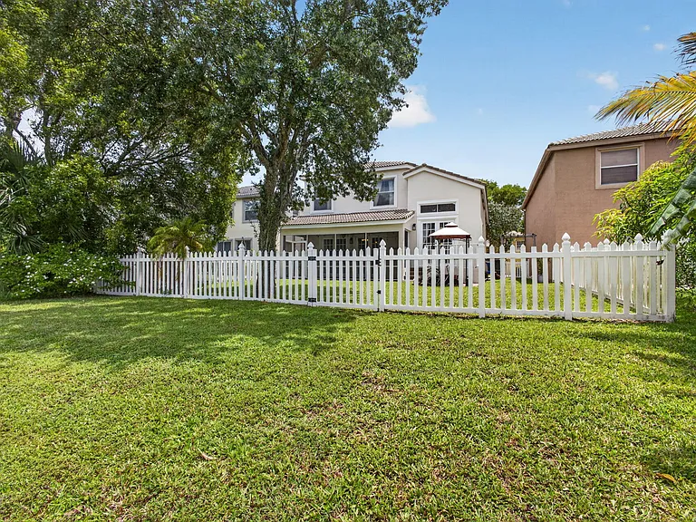 1204 Oakwater Dr — Photo 63