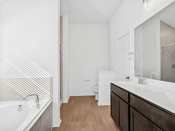 5th image of 22446 Douglas Ct