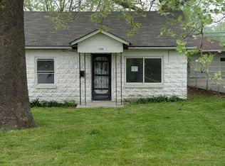 1130 E Gudgell St, Independence, MO 64055