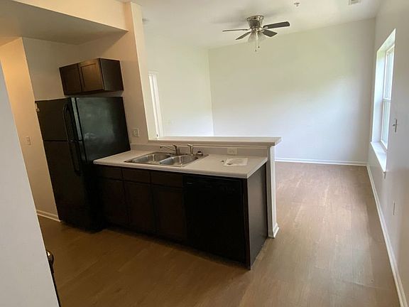 2nd image of 404 Jefferson St #I
