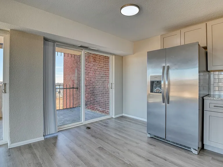 411 Lakewood Cir #B-1016 — Photo 16