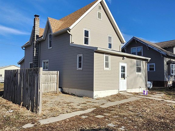 2nd image of 300 2nd St