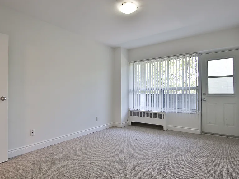 494 Avenue Rd #B — Photo 22