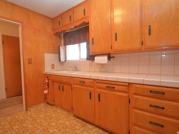 4th image of 1905 La Villa Rose Ct