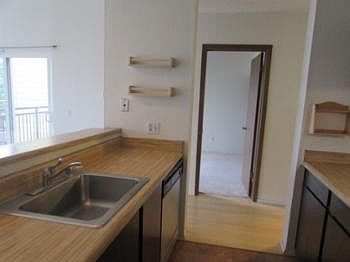 5th image of 5834 NE 75th St #D303