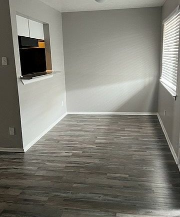 5th image of 4209 W Walnut St #7-141