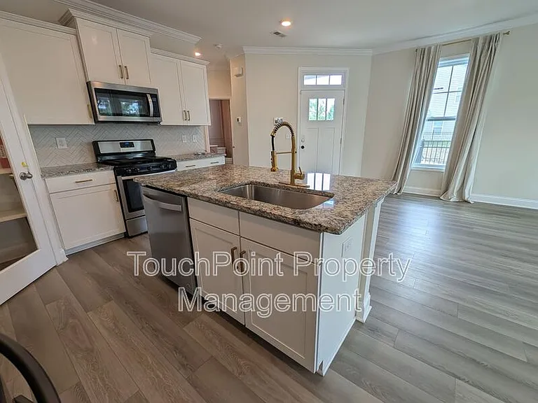 634 Cypress Glen Ln — Photo 2