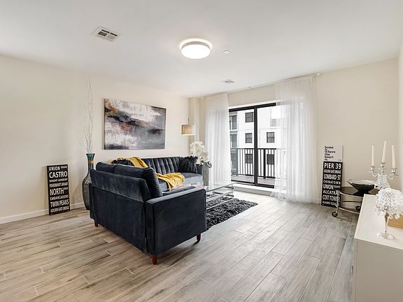 4th image of 407 Ocean View Ave Unit 4