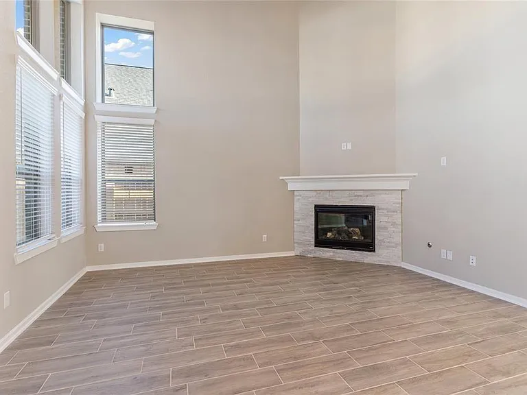 4207 Maple Glen Dr — Photo 8