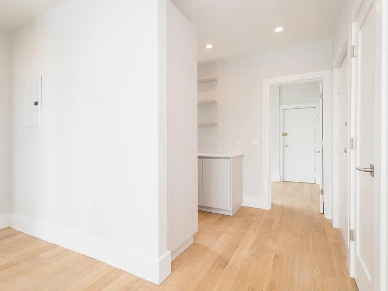 8 Elko St #12 — Photo 5