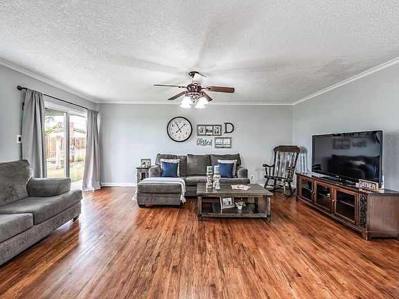 5th image of 505 E Terrace Dr