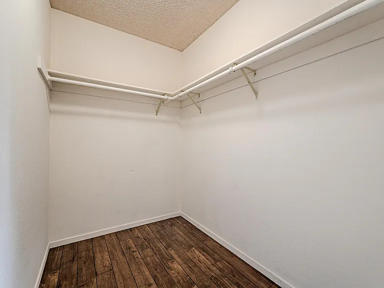 327 Clarkin Ct — Photo 27