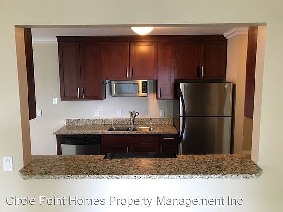 4th image of 11525 Greenwood Ave N APT 402