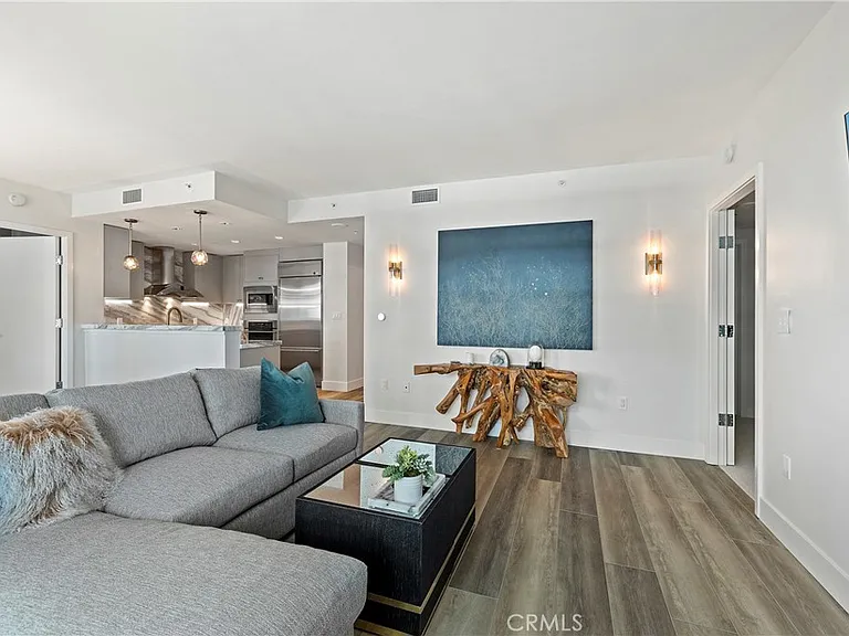 3141 Michelson #907E — Photo 2