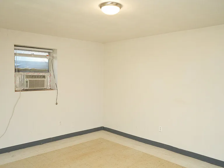 1883 University Cir — Photo 5