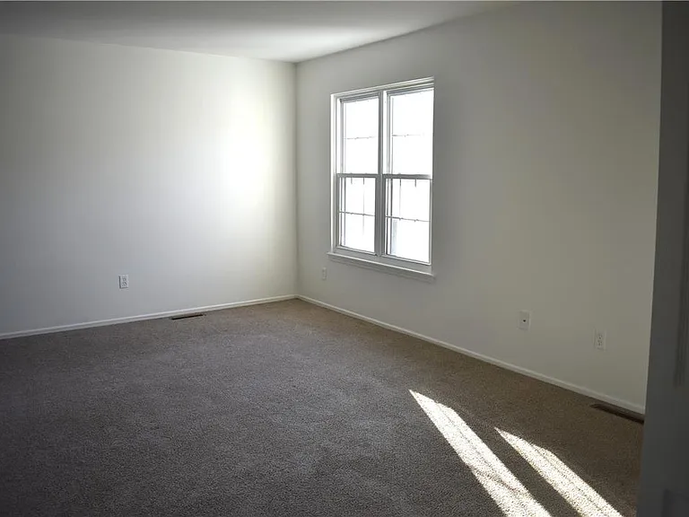 1604 Shenandoah Ct — Photo 7