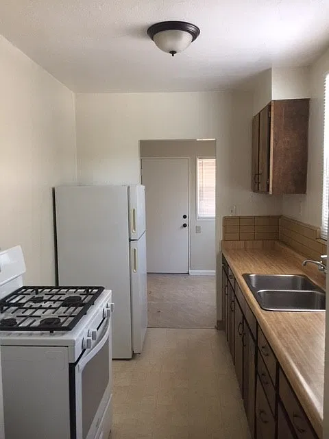 **Reserve For Summer 2027** House Near 6th & Ivy — Photo 4