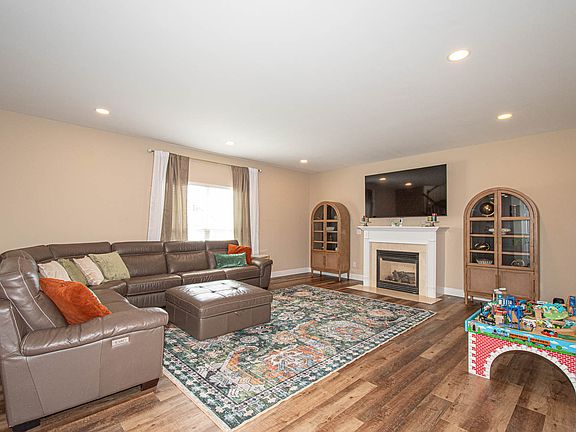 5th image of 533 Weidman Rd