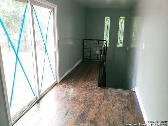 3rd image of 410 Moselle Ave