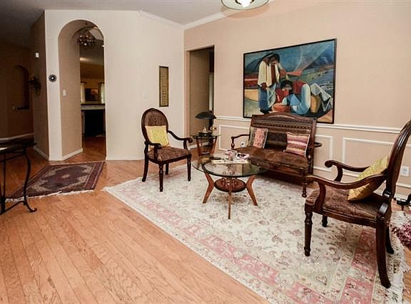 3rd image of 4317 Lansbury Ln