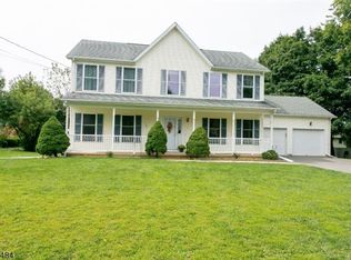 3 Greystone Rd, Phillipsburg, NJ 08865
