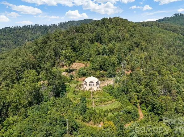44 Azura Gdns, Weaverville, NC 28787