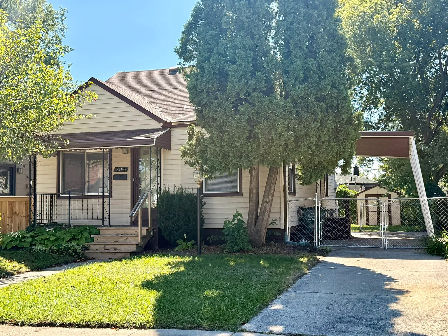 3 bed, 1003 sqft, $2,000 — Photo 2