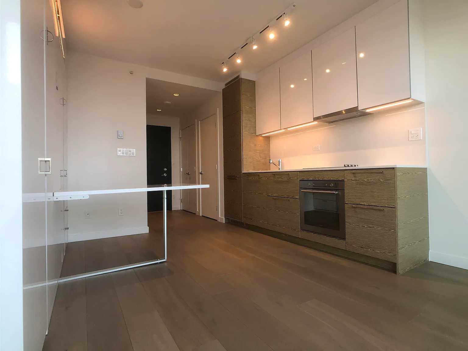 Studio, 329 sqft, $1,400 — Photo 3