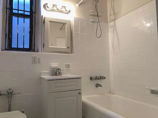 Rented by Lang Realty LLC | media 19