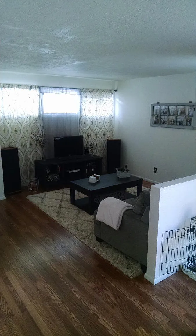 3 bed, 1300 sqft, $1,800 — Photo 1