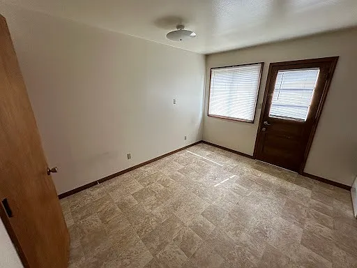 Building Photo - 127 Mathews Dr