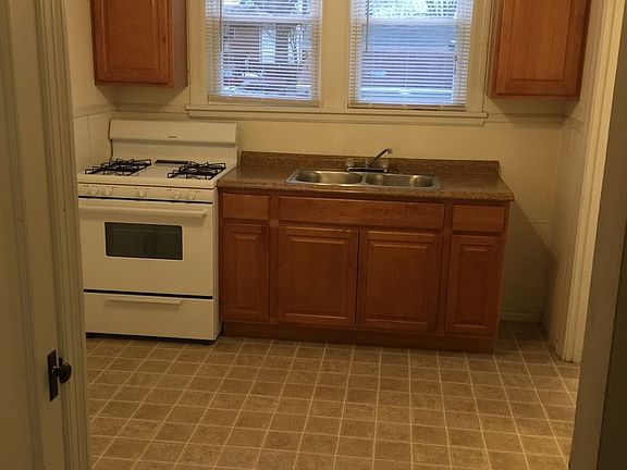 5th image of 9762 Clyde Ave
