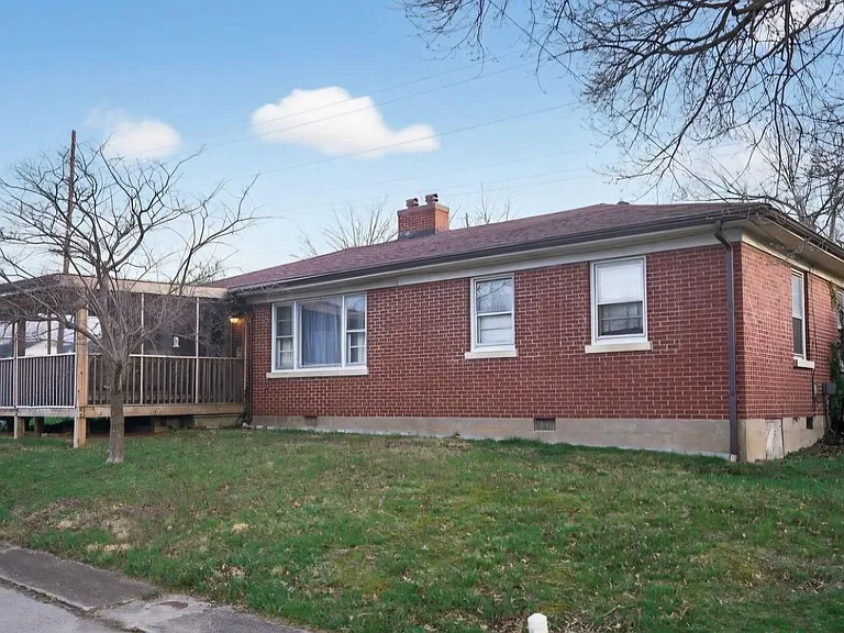 101 McWhorter Ct — Photo 1