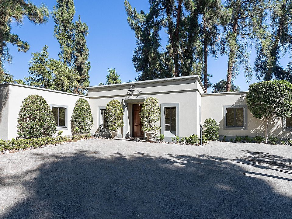 1st image of 200 Los Altos Dr