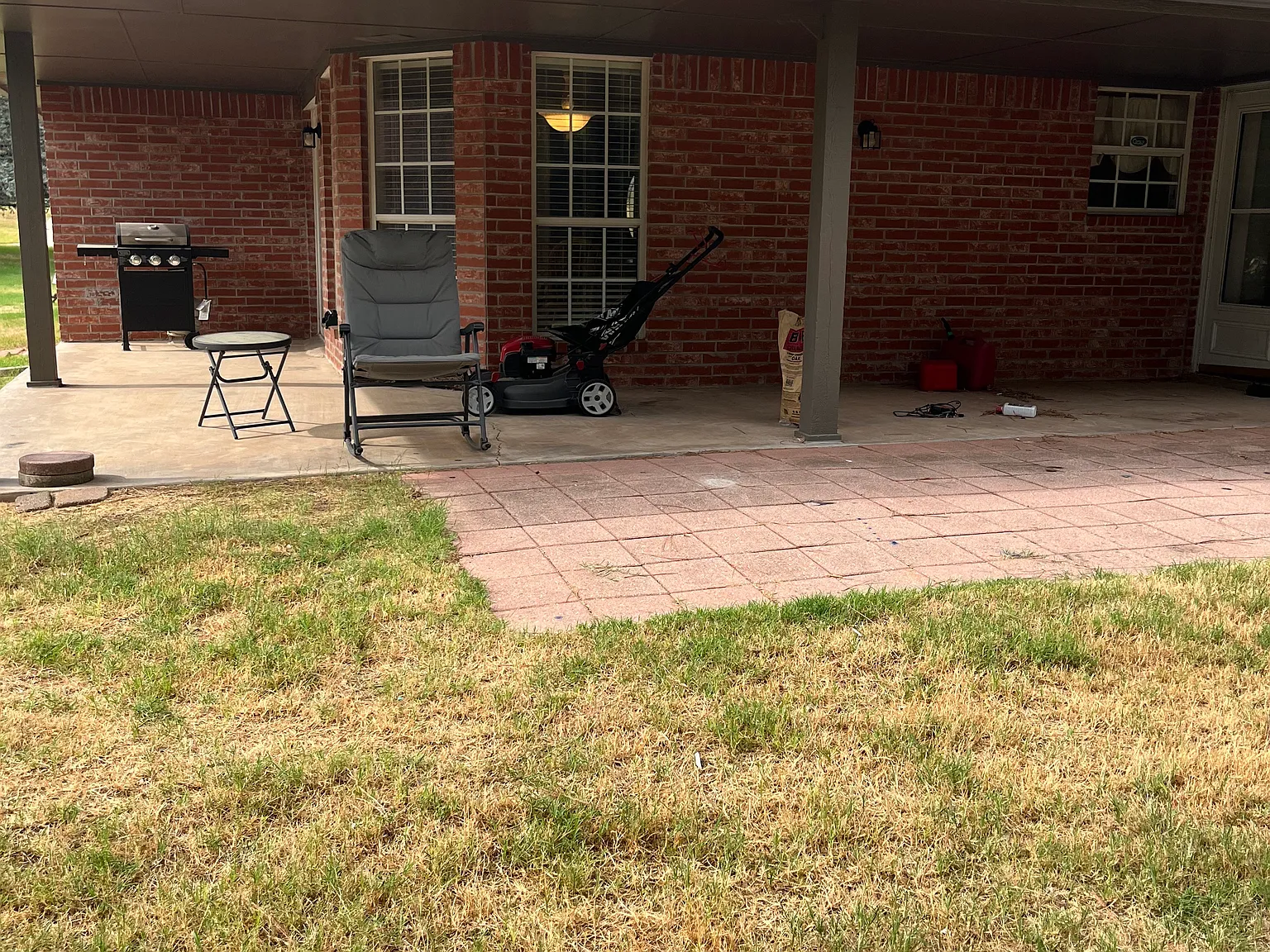 3 bed, 2053 sqft, $2,110 — Photo 2