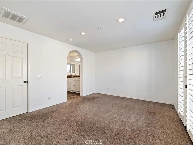 4433 Owens St — Photo 22