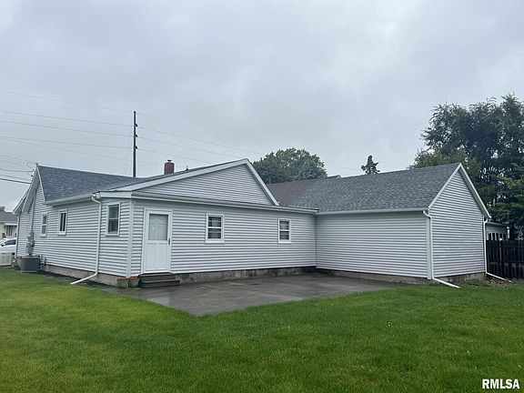 3rd image of 928 N East St