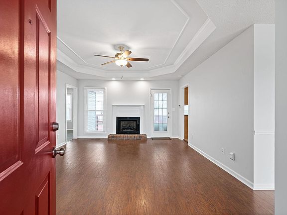 5th image of 207 Moncrest Dr