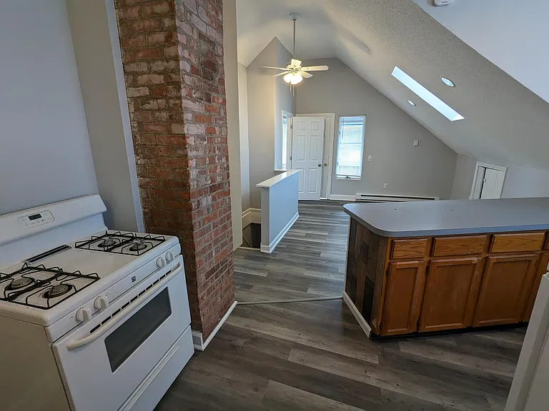 359 Oak St #3 — Photo 3