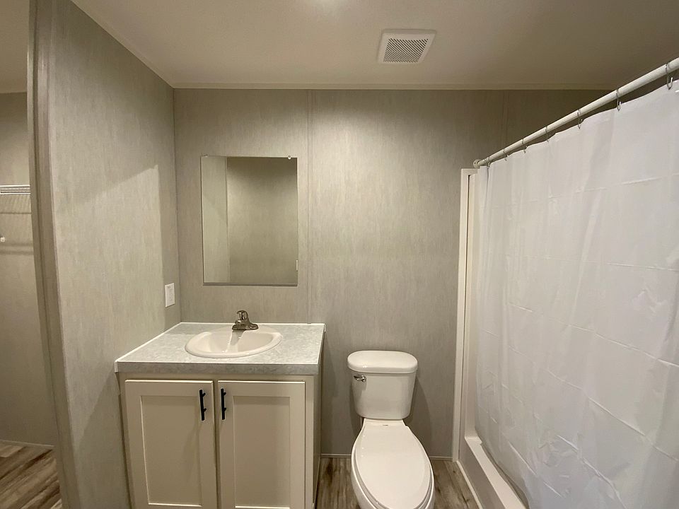 1st image of 68 Chestnut Ln