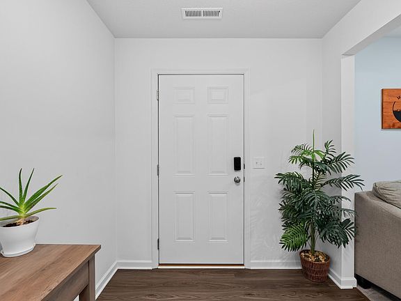 4th image of 748 Midtown Ln #2