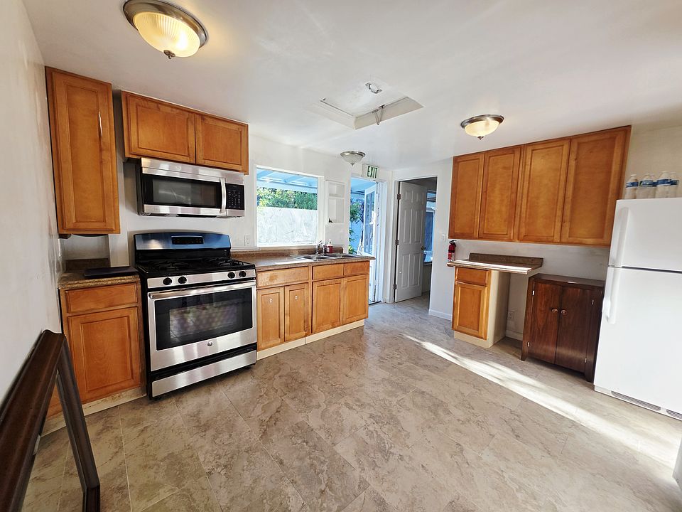 2nd image of 628 Sybil Ave
