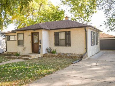 1716 S Frederick Dr, Sioux Falls, SD, 57105