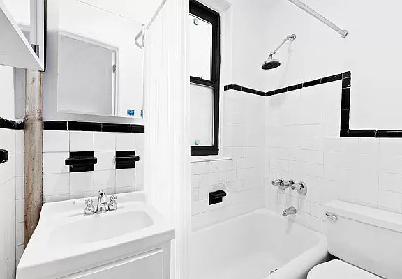 4th image of 219 E 7th St APT 16